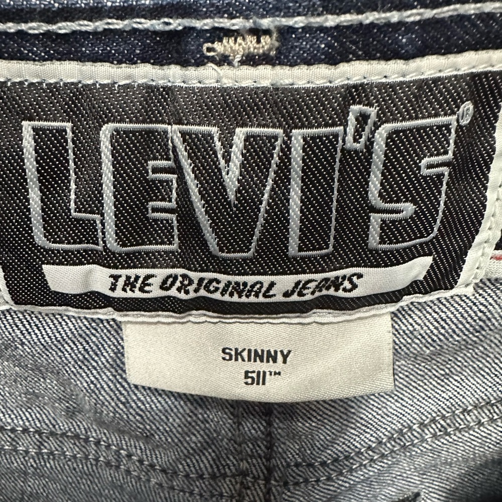 LEVI’S / Classic Blue DIY Jorts / W32” x L32” - Picture 5 of 8